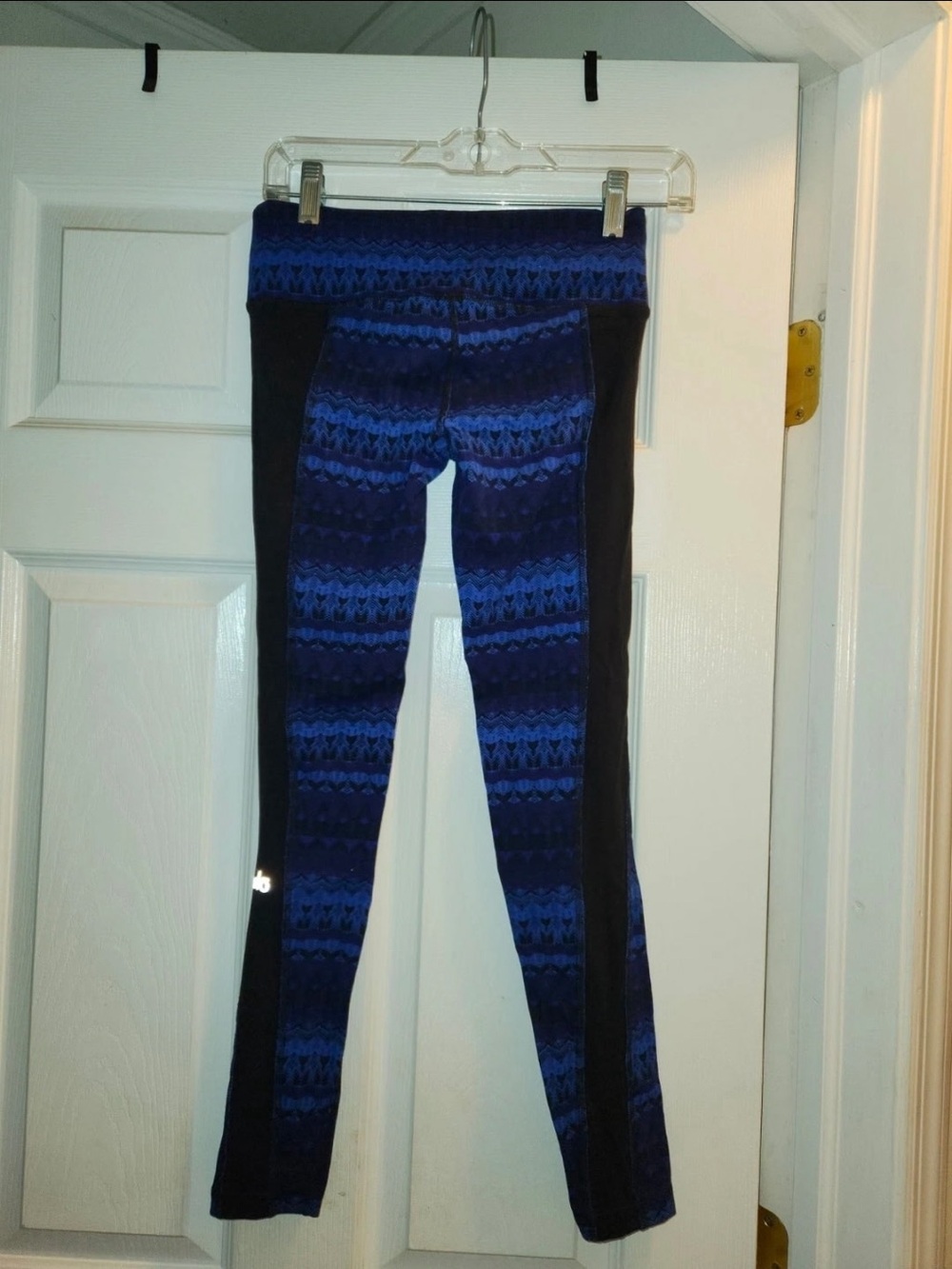 ALO Yoga Illusion 3 Tribal print leggings Arctic Royalty Blue Black Pant size XS - Picture 5 of 6